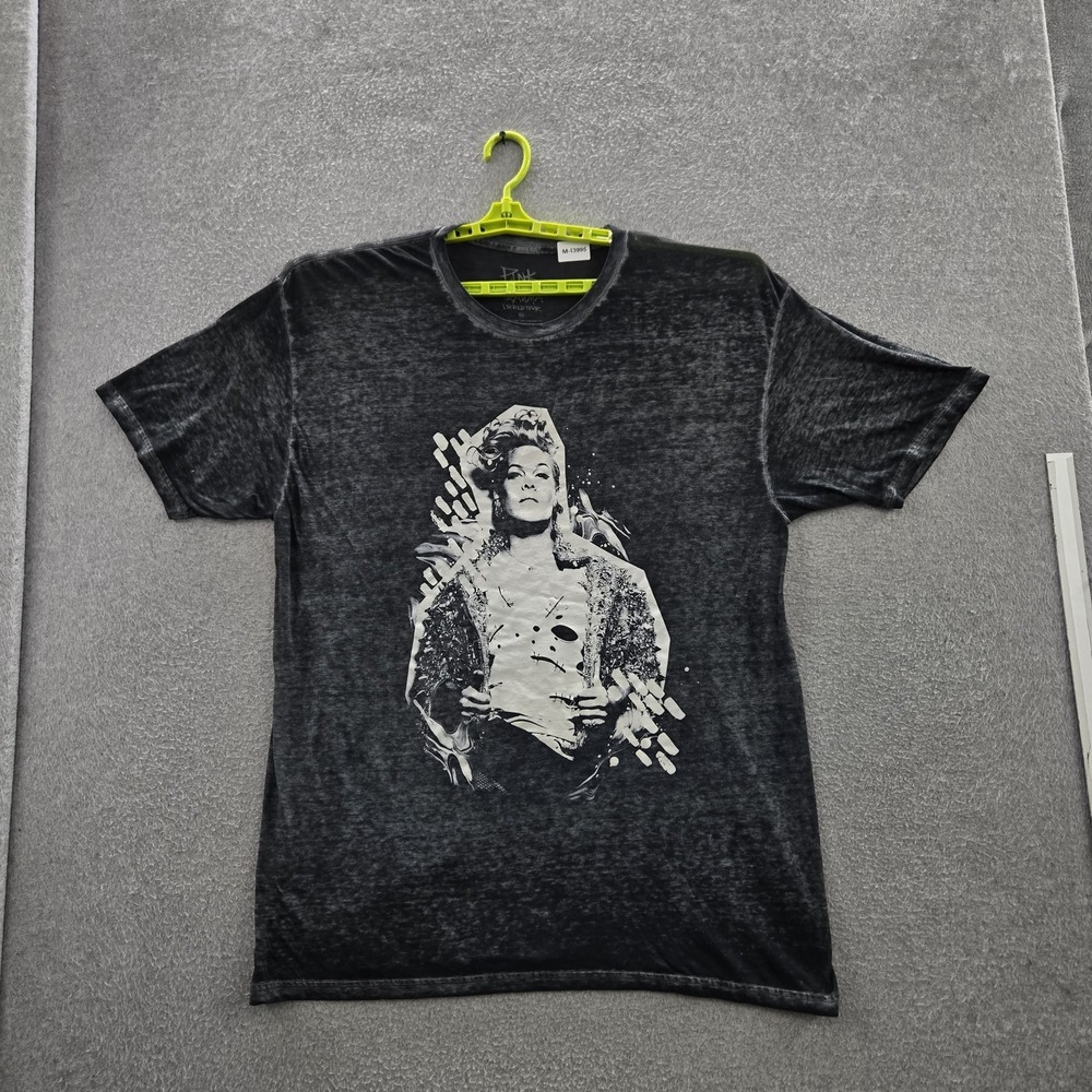 Pink Men Shirt M Black Woman Portrait Concert Tee Graphic Short Sleeve
